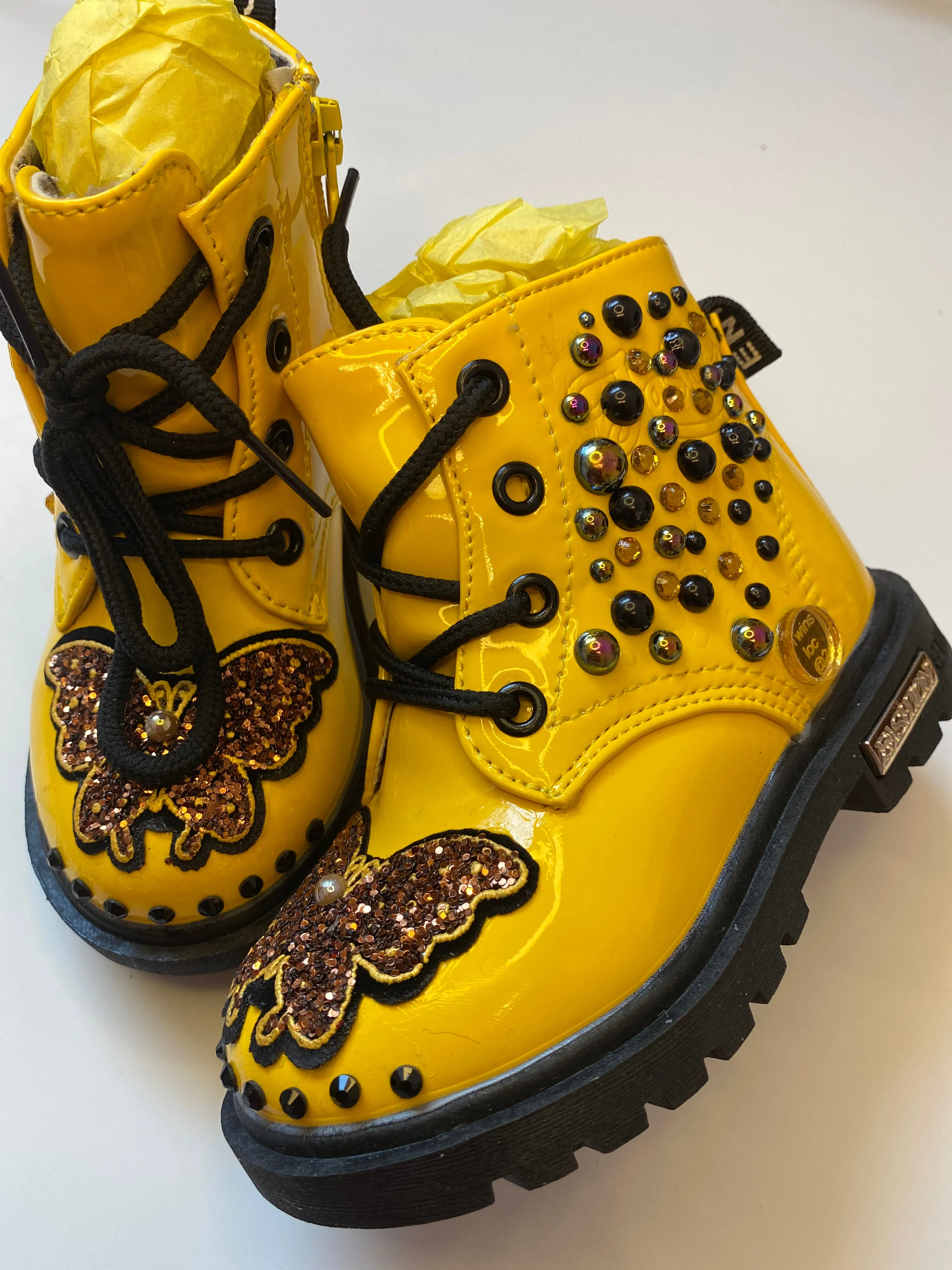 YELLOW 8 SIZE GIRLS CUSTOM BEDAZZLED ONE OF A KIND BOOTS