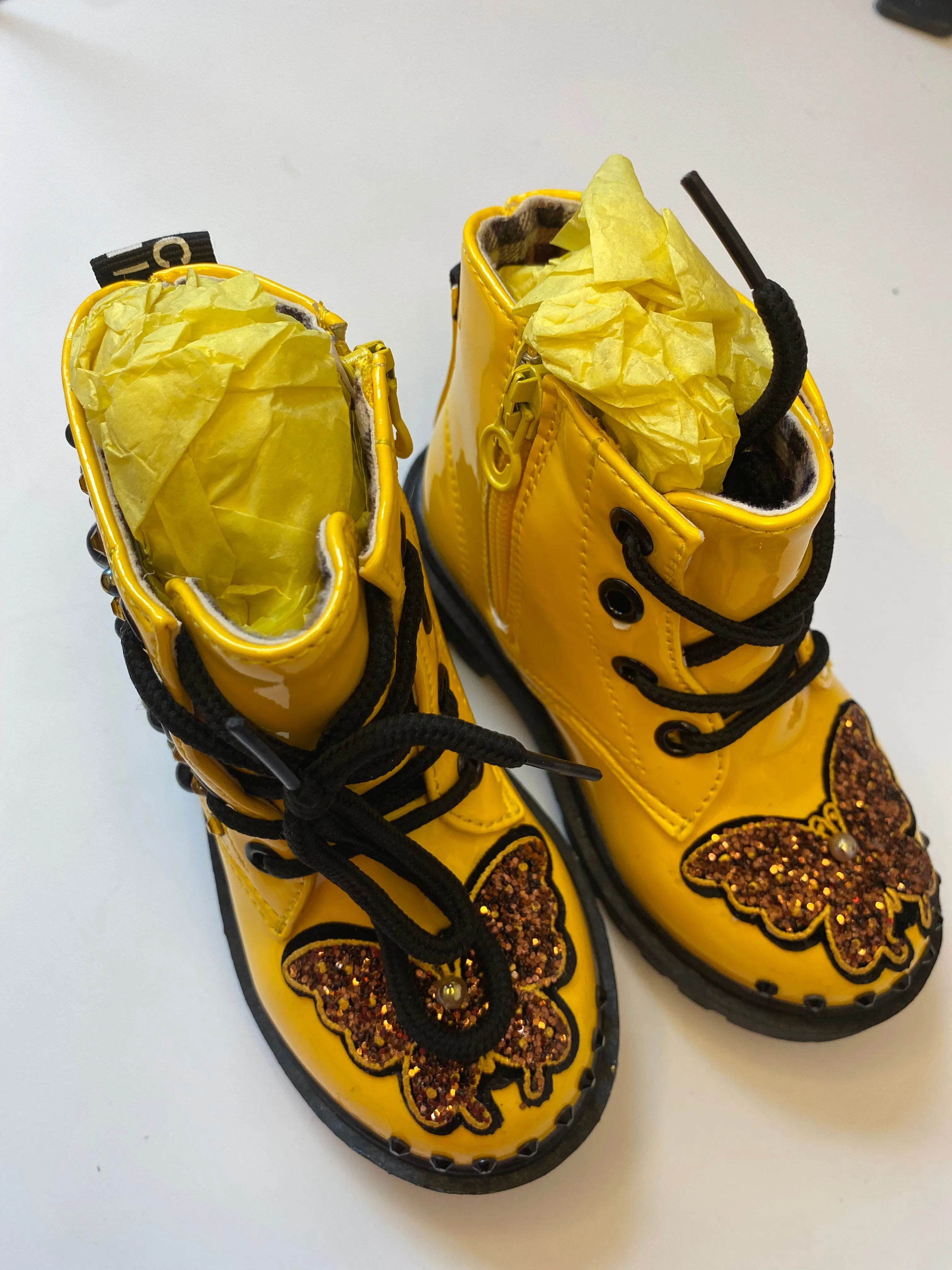 YELLOW 8 SIZE GIRLS CUSTOM BEDAZZLED ONE OF A KIND BOOTS